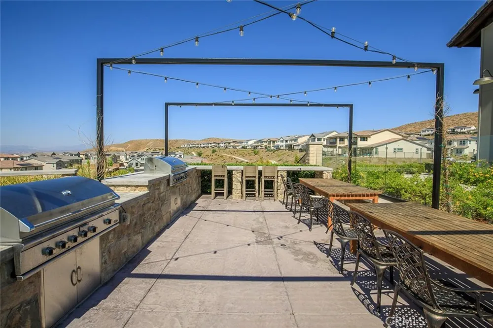 28526 Sparrow Saugus, CA 91350
