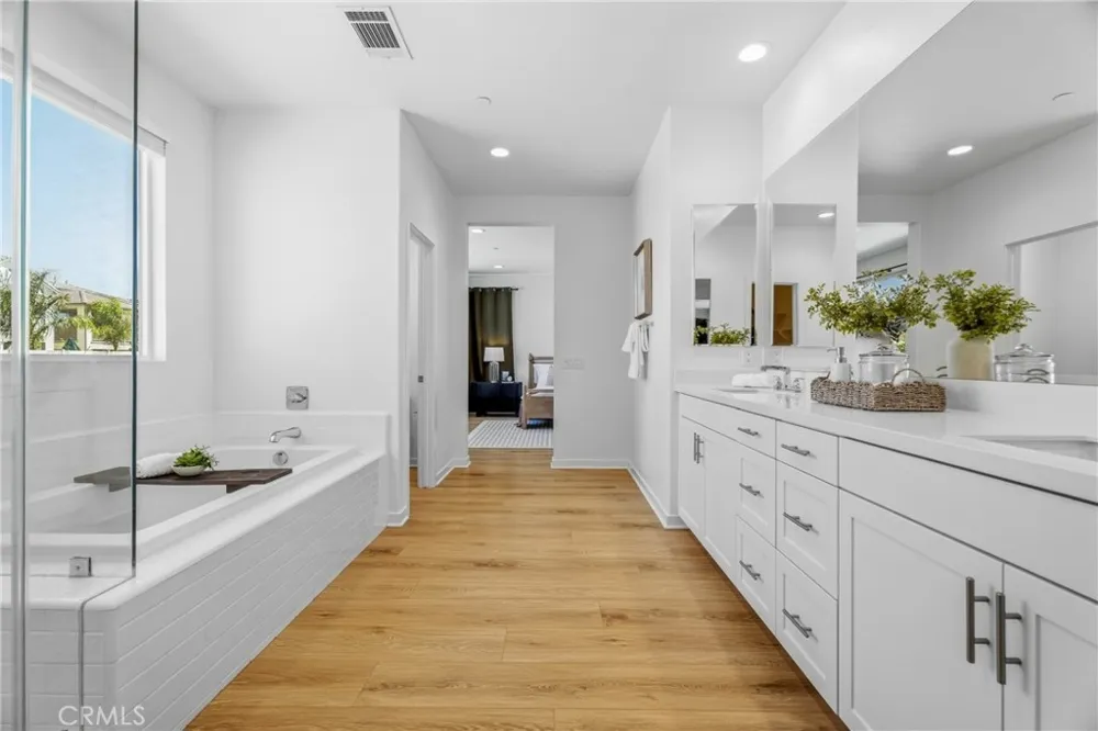 28526 Sparrow Saugus, CA 91350