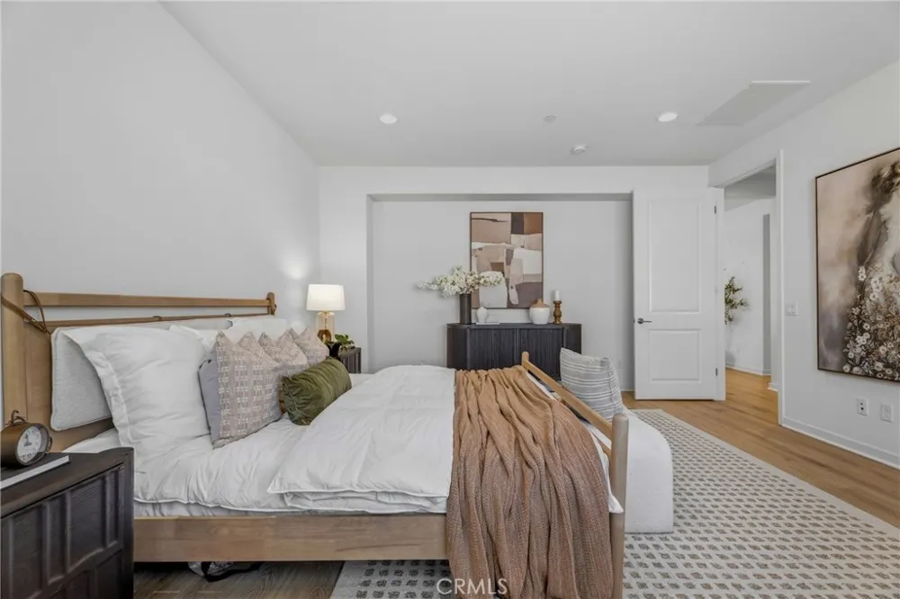 28526 Sparrow Saugus, CA 91350
