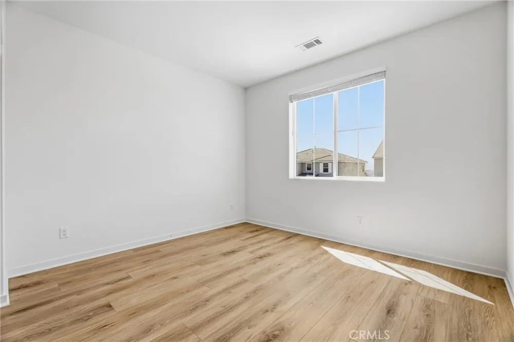 28526 Sparrow Saugus, CA 91350