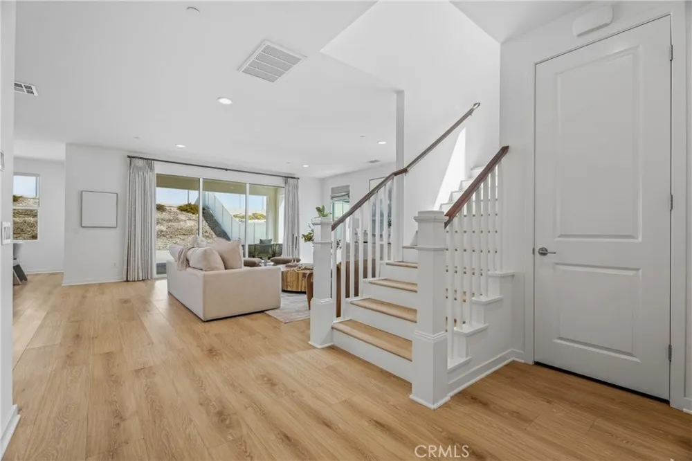 28526 Sparrow Saugus, CA 91350
