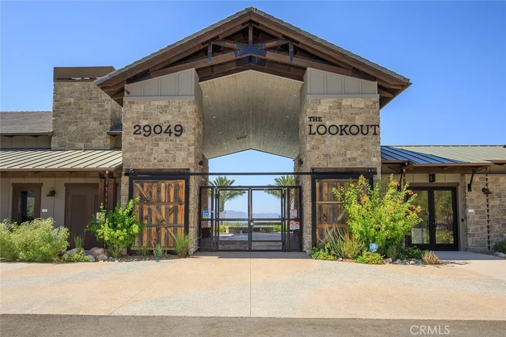 28526 Sparrow Saugus, CA 91350