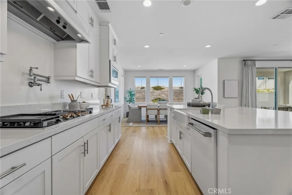 28526 Sparrow Saugus, CA 91350