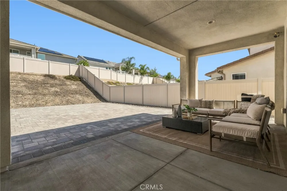 28526 Sparrow Saugus, CA 91350