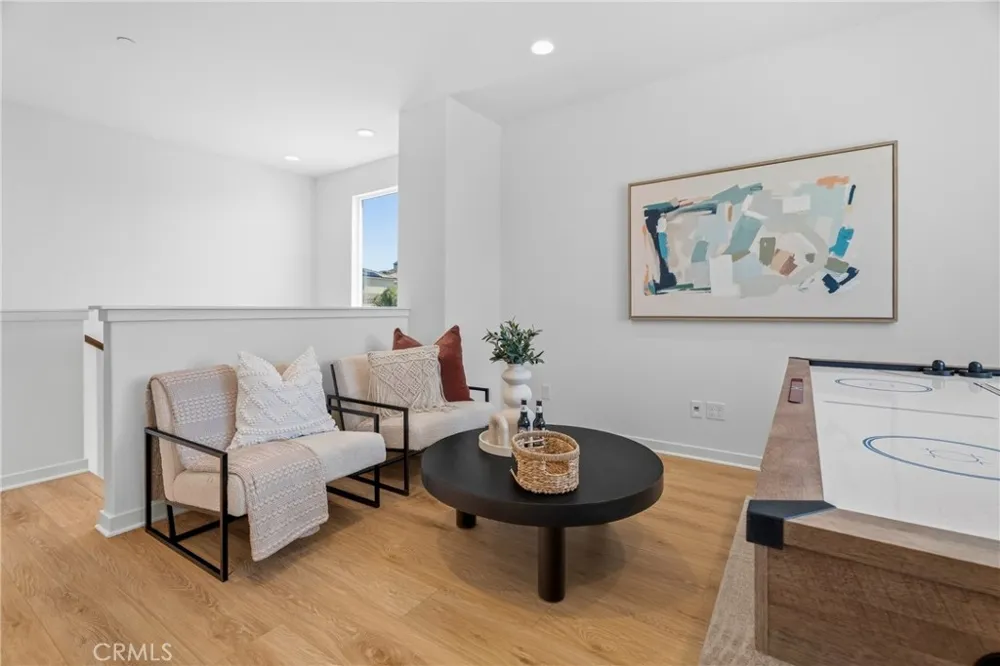 28526 Sparrow Saugus, CA 91350