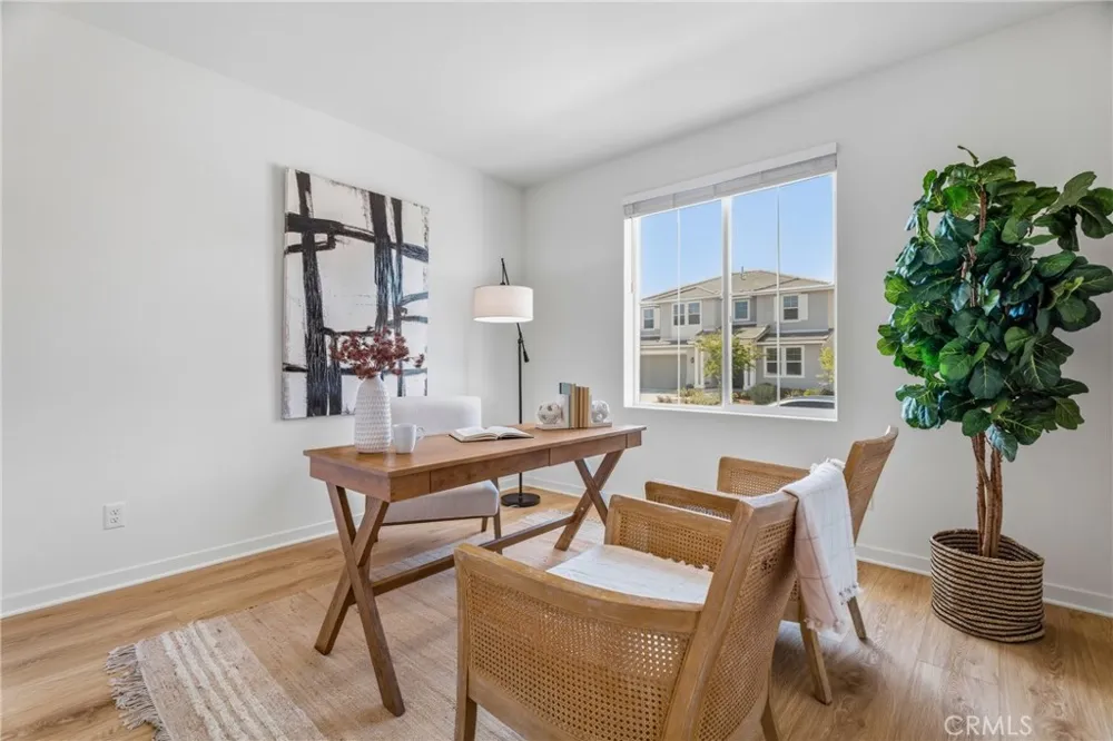28526 Sparrow Saugus, CA 91350