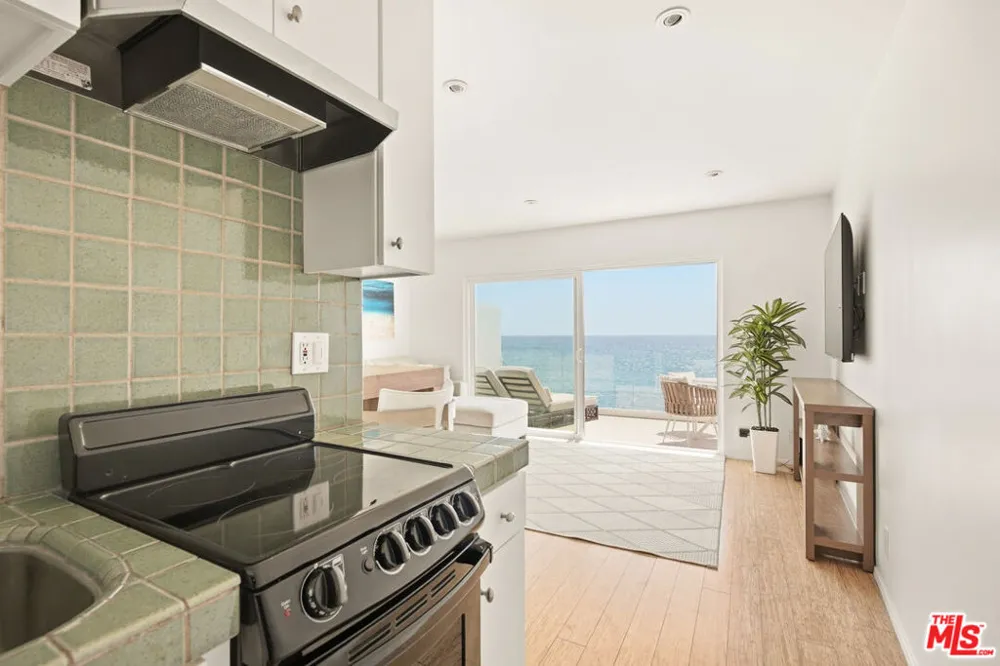 20638 Pacific Coast Highway #12 Malibu, CA 90265