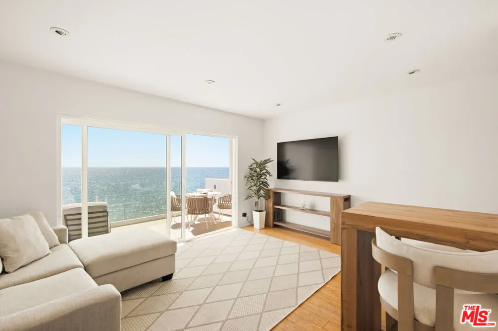 20638 Pacific Coast Highway #12 Malibu, CA 90265