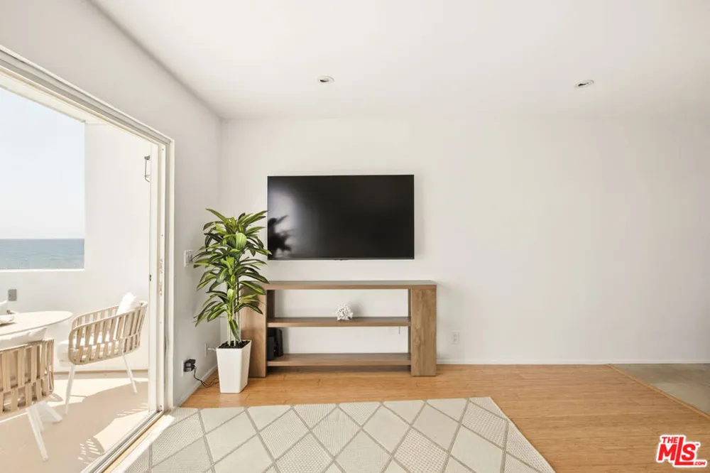 20638 Pacific Coast Highway #12 Malibu, CA 90265