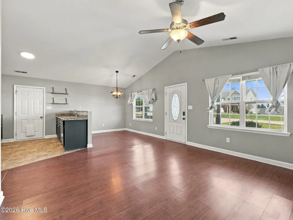 164 Rosemary Avenue Hubert, NC 28539