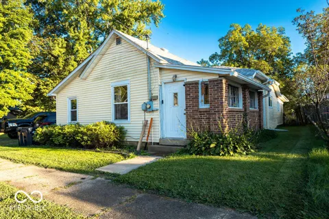 215 E Maple Street