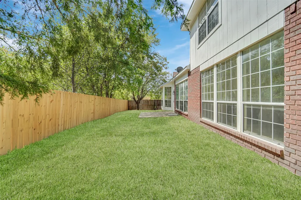 8316 Autumncrest Court Dallas, TX 75249