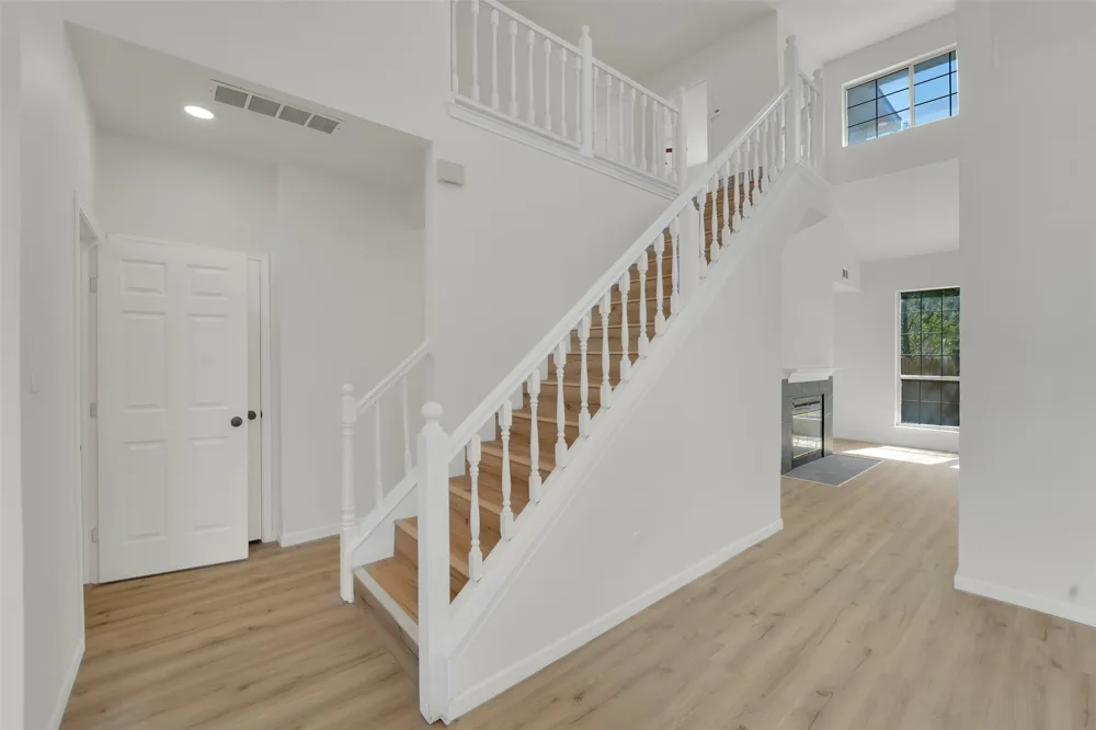 8316 Autumncrest Court Dallas, TX 75249