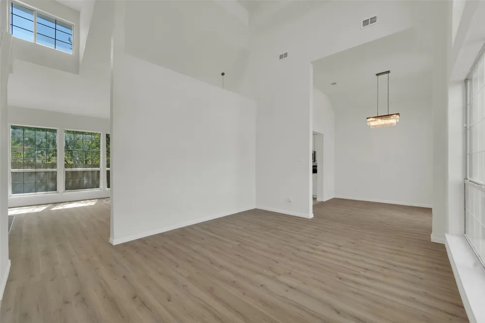 8316 Autumncrest Court Dallas, TX 75249
