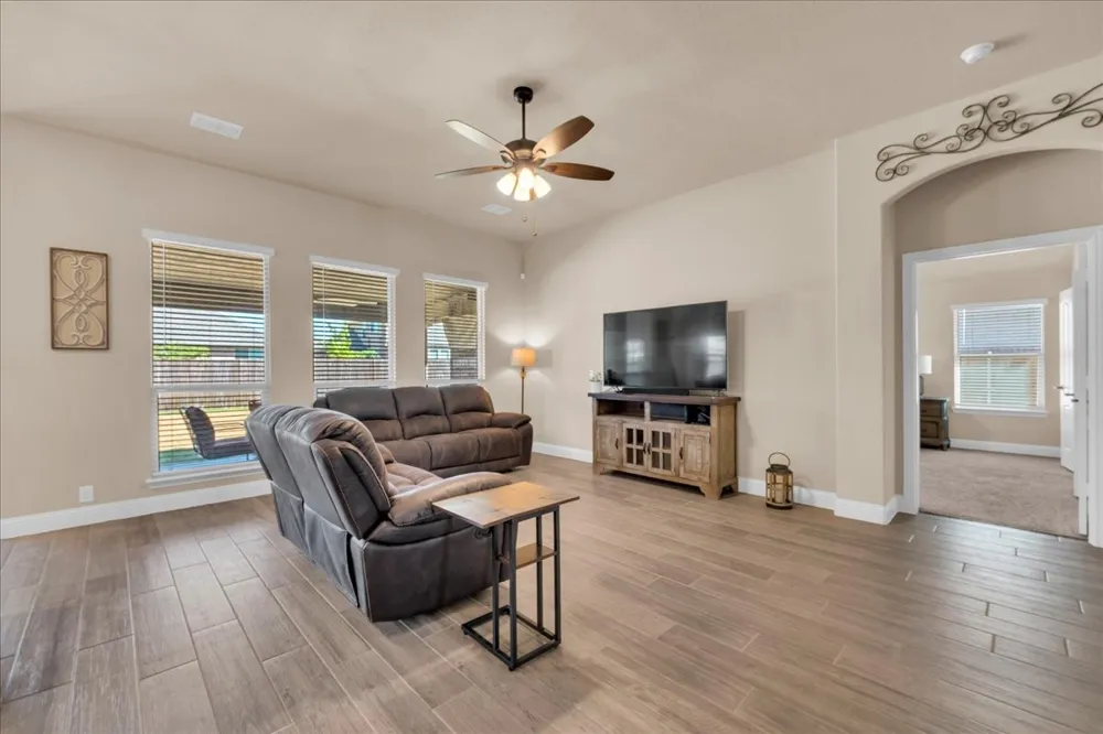 312 Brooklyn Lane Ponder, TX 76259