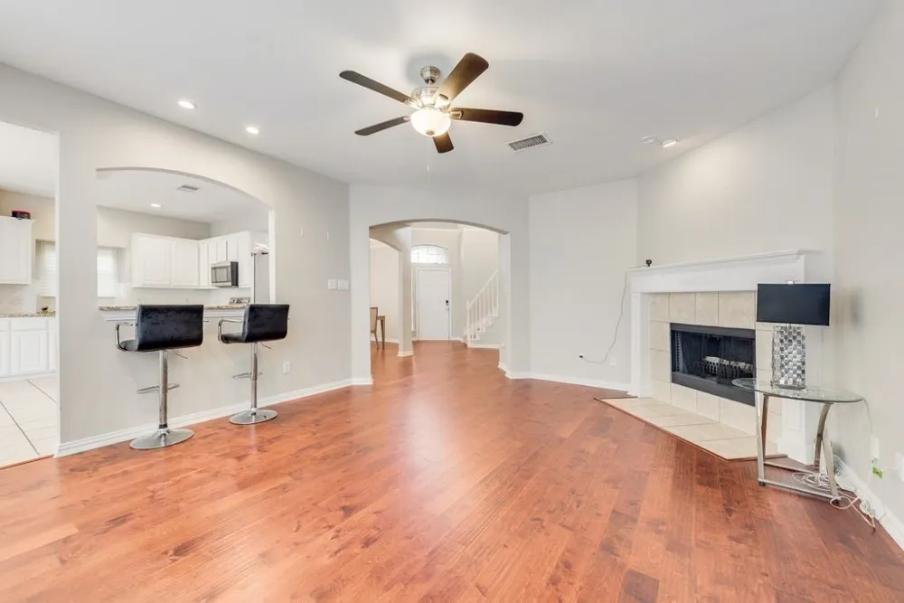 2300 Springmere Drive Arlington, TX 76012