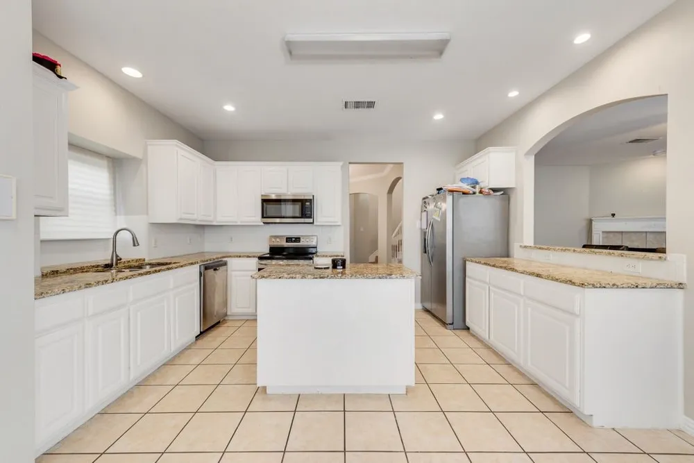 2300 Springmere Drive Arlington, TX 76012