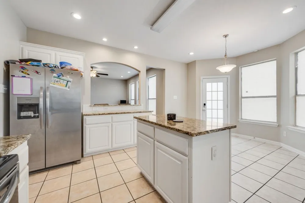2300 Springmere Drive Arlington, TX 76012
