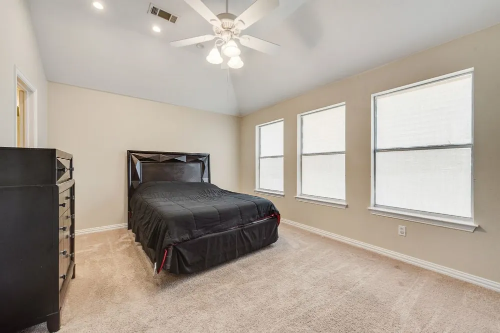 2300 Springmere Drive Arlington, TX 76012