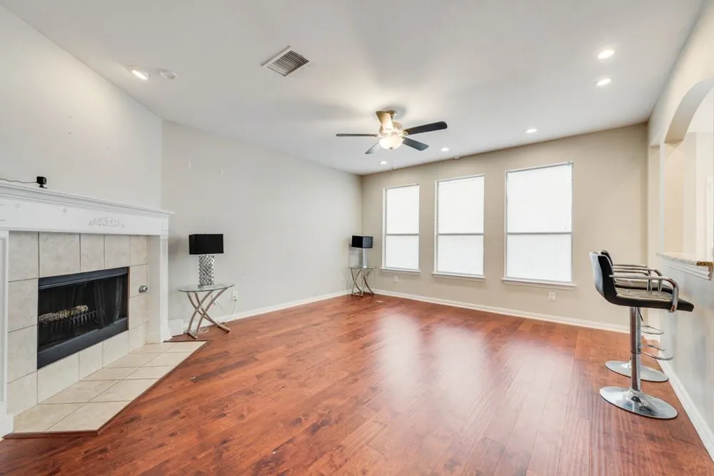 2300 Springmere Drive Arlington, TX 76012