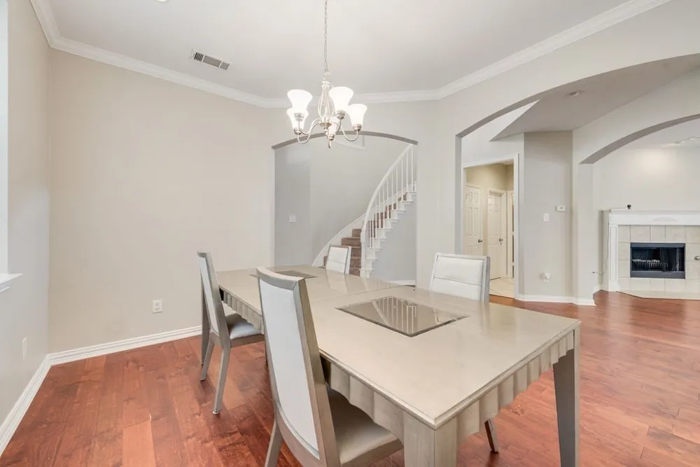 2300 Springmere Drive Arlington, TX 76012