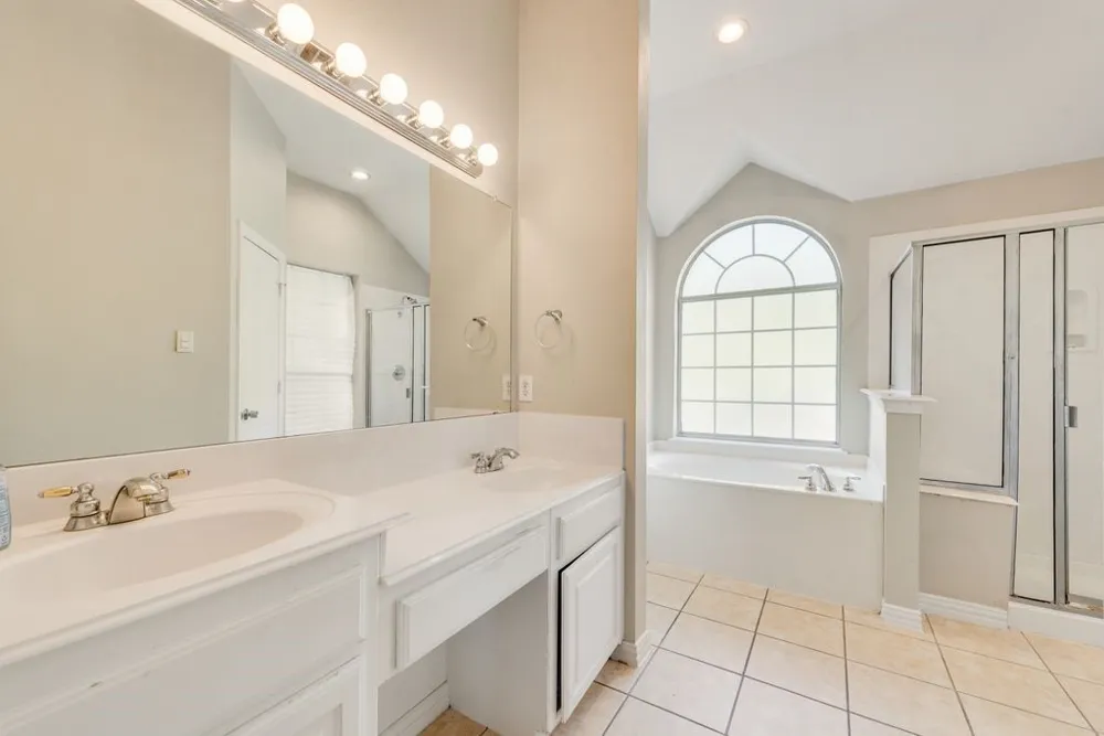 2300 Springmere Drive Arlington, TX 76012