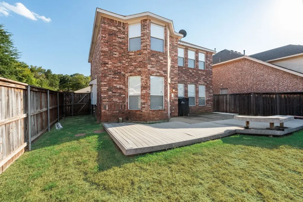 2300 Springmere Drive Arlington, TX 76012