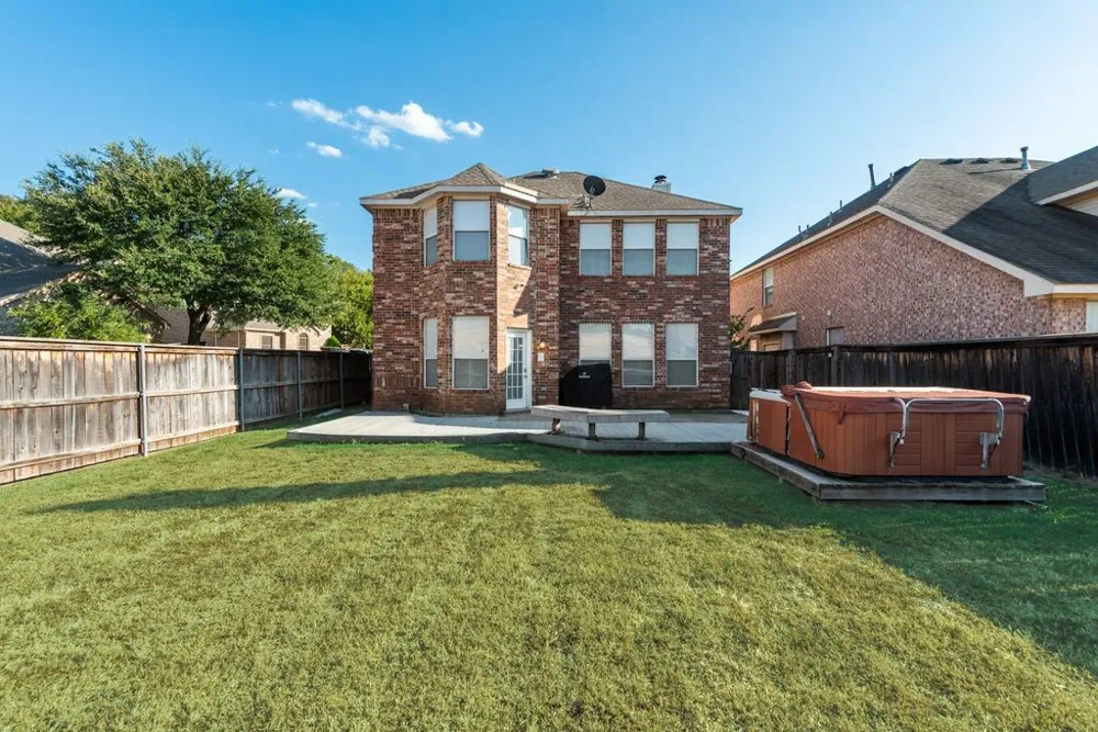 2300 Springmere Drive Arlington, TX 76012