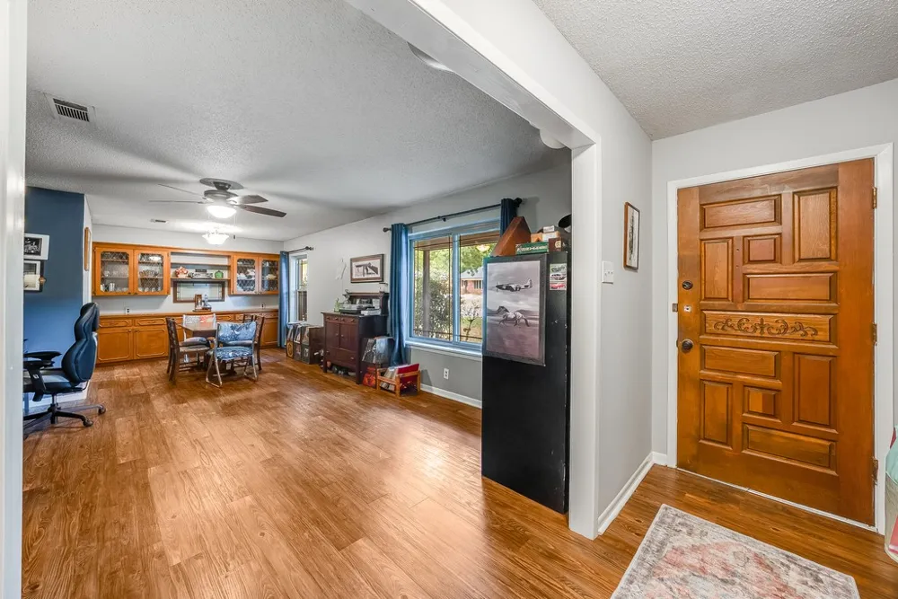 2702 Shoreline Drive Sherman, TX 75092