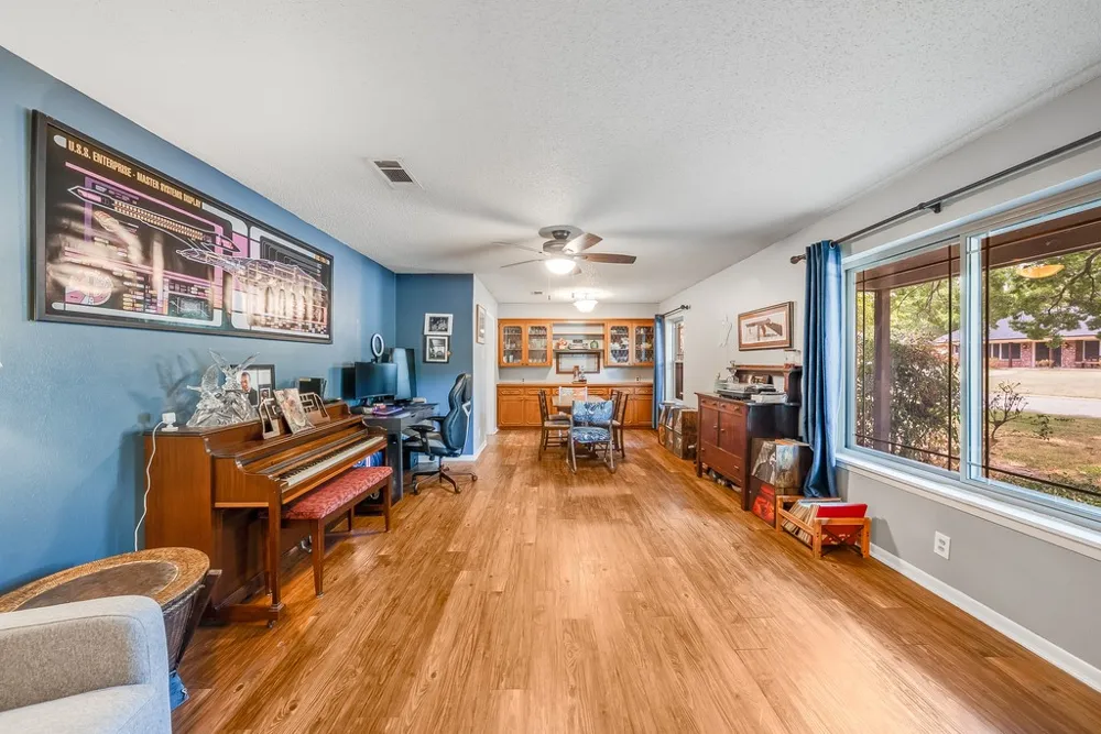 2702 Shoreline Drive Sherman, TX 75092