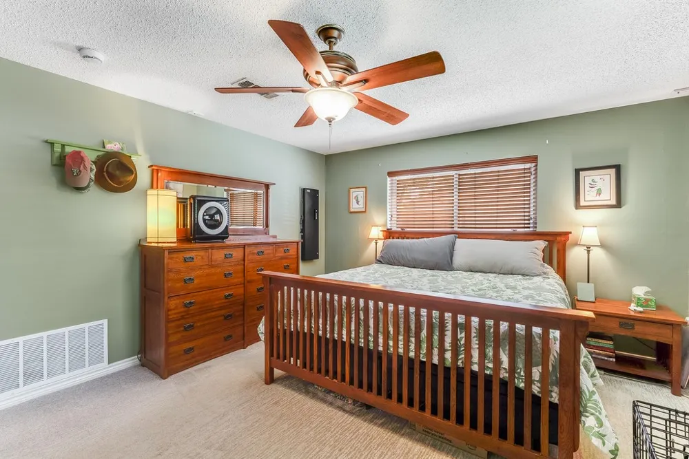 2702 Shoreline Drive Sherman, TX 75092