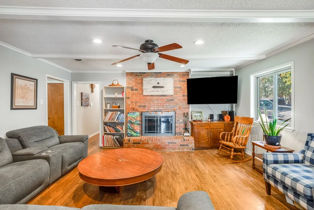 2702 Shoreline Drive Sherman, TX 75092
