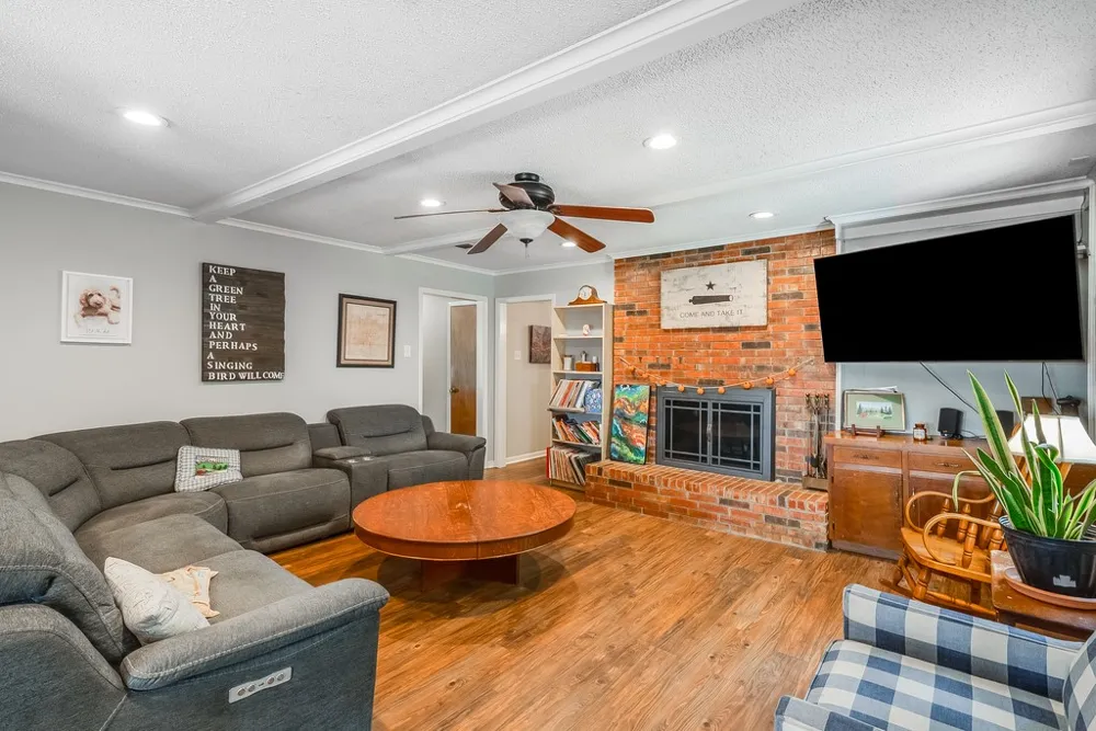 2702 Shoreline Drive Sherman, TX 75092