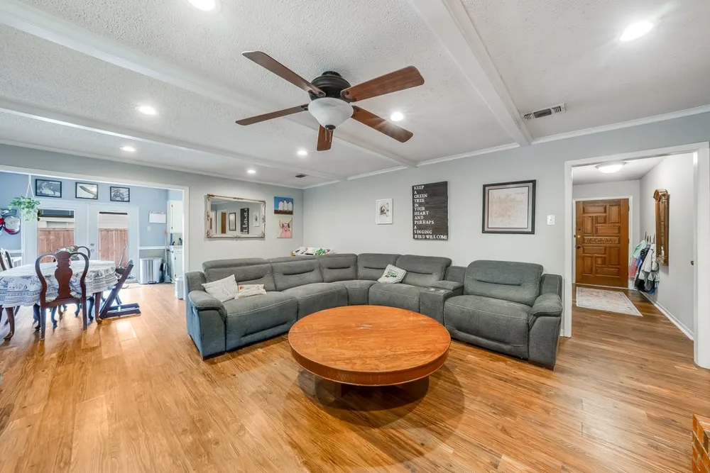 2702 Shoreline Drive Sherman, TX 75092