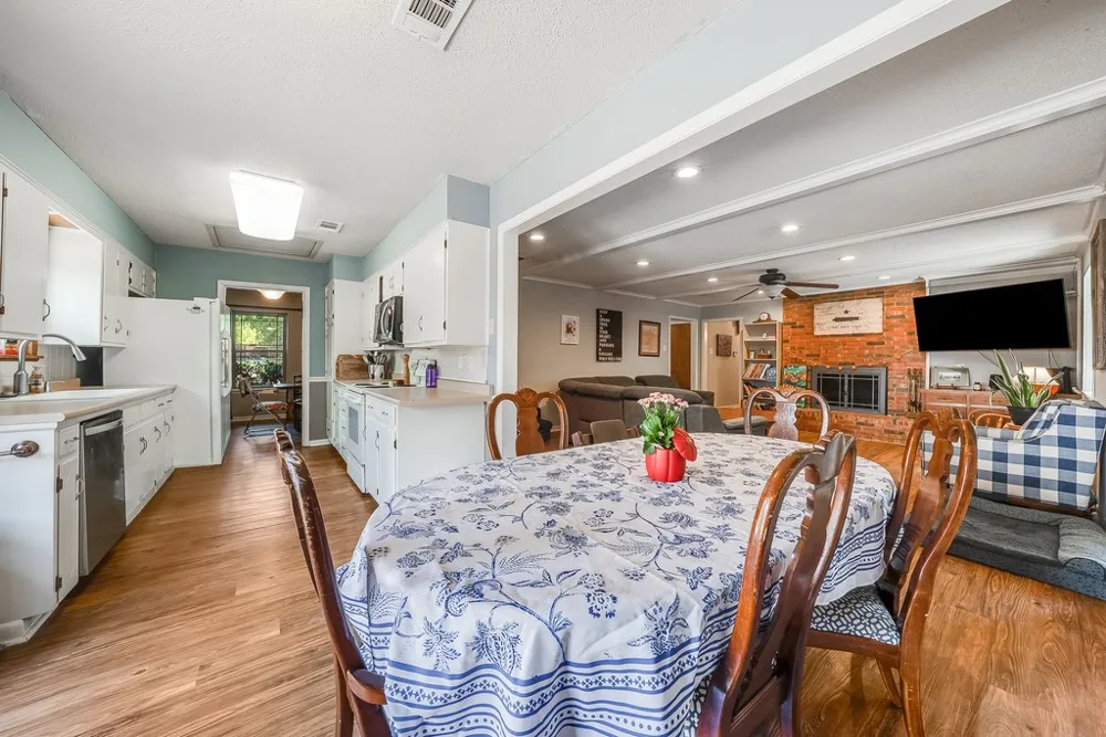 2702 Shoreline Drive Sherman, TX 75092