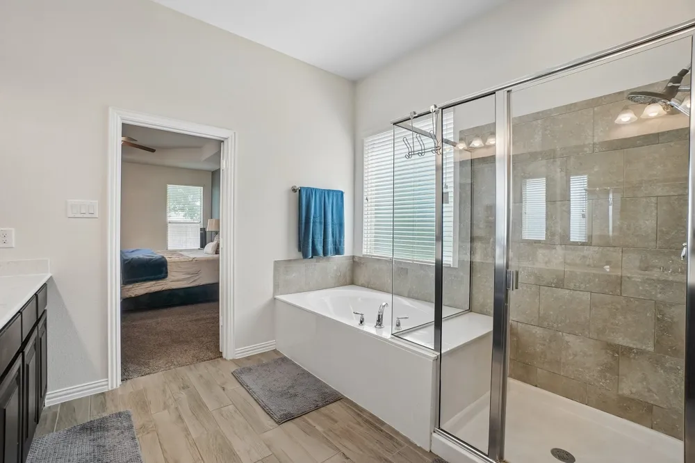 706 Dover Drive Midlothian, TX 76065
