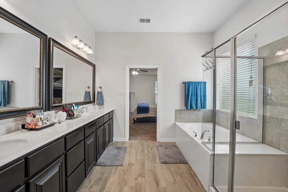 706 Dover Drive Midlothian, TX 76065