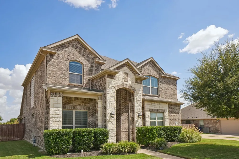 706 Dover Drive Midlothian, TX 76065