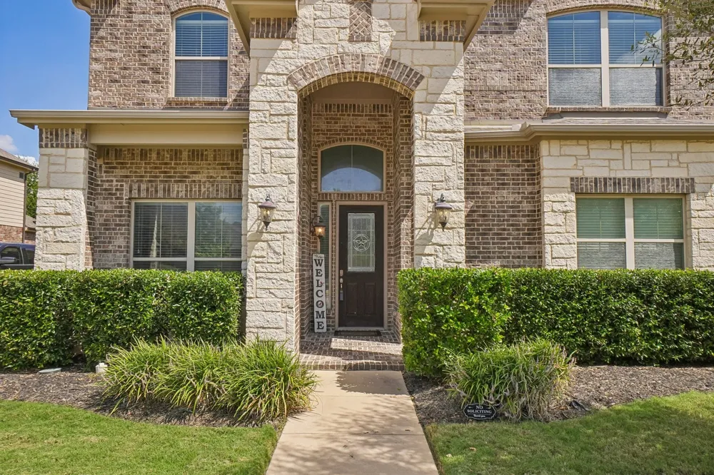 706 Dover Drive Midlothian, TX 76065