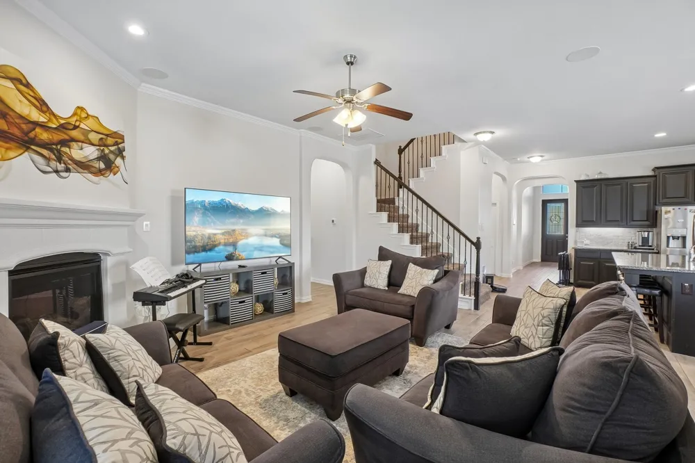706 Dover Drive Midlothian, TX 76065