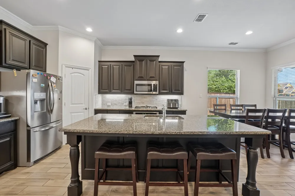 706 Dover Drive Midlothian, TX 76065