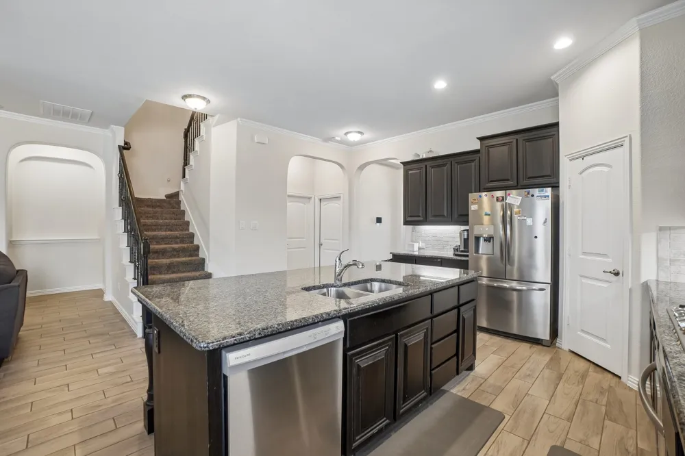706 Dover Drive Midlothian, TX 76065