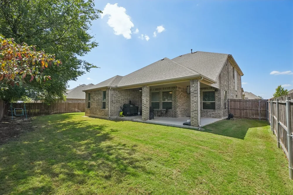 706 Dover Drive Midlothian, TX 76065