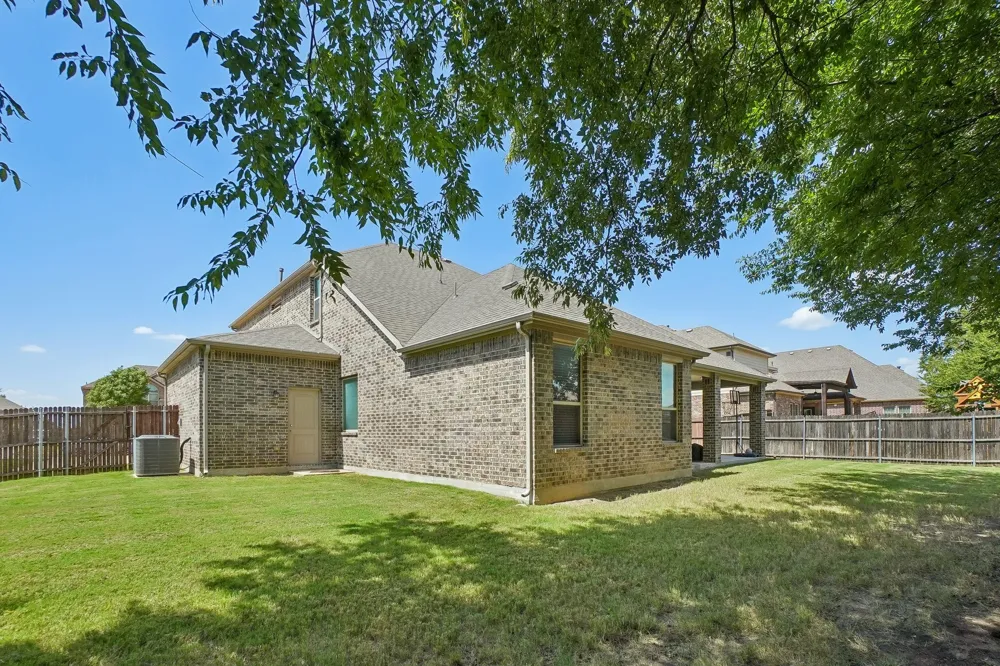 706 Dover Drive Midlothian, TX 76065