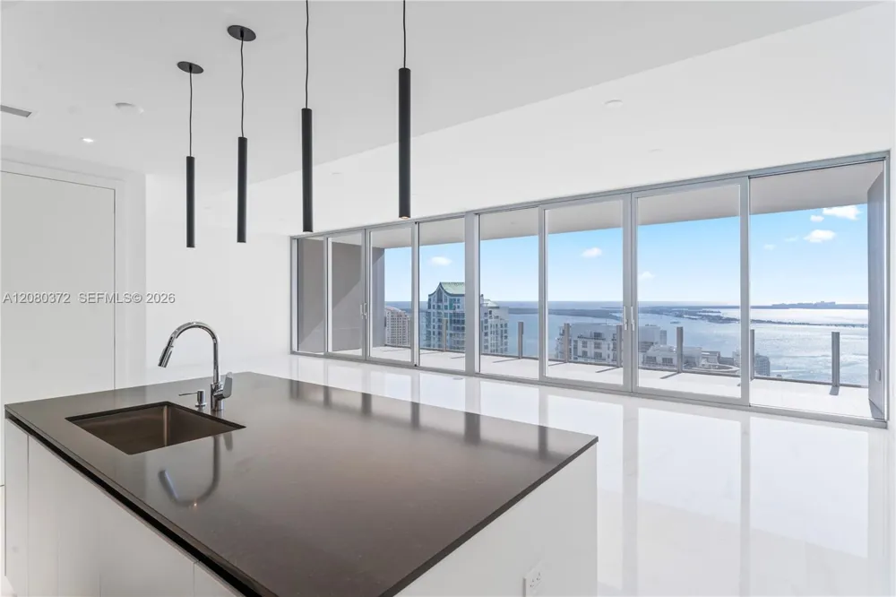 300 Biscayne Blvd Way #4102 Miami, FL 33131