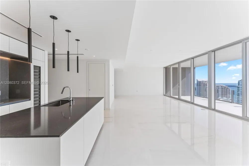 300 Biscayne Blvd Way #4102 Miami, FL 33131