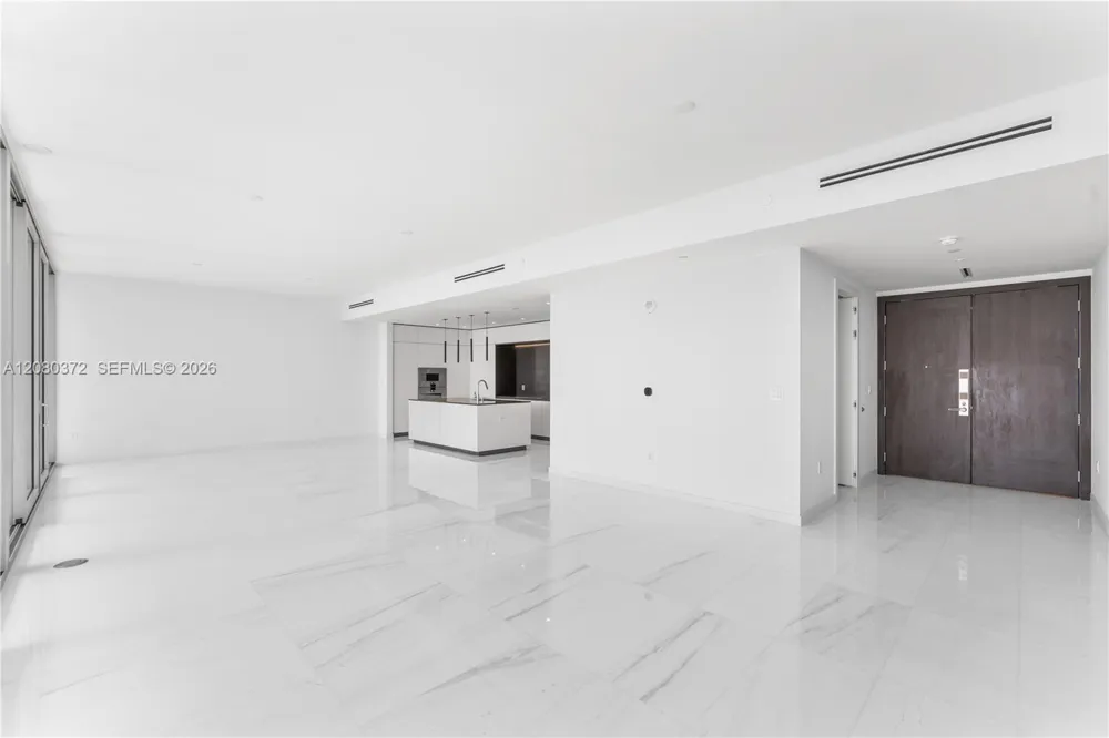 300 Biscayne Blvd Way #4102 Miami, FL 33131