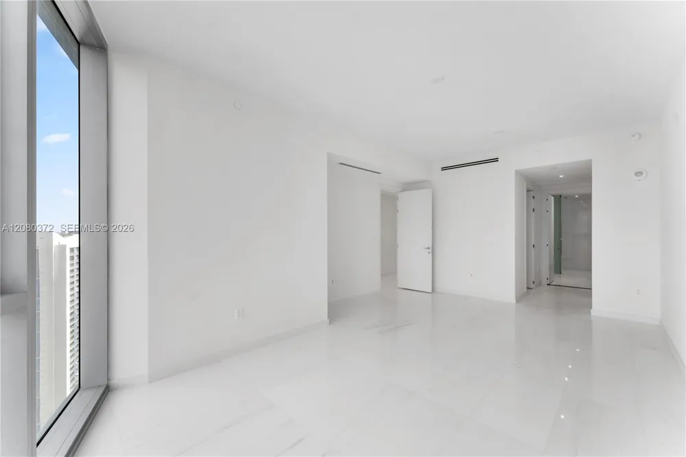 300 Biscayne Blvd Way #4102 Miami, FL 33131
