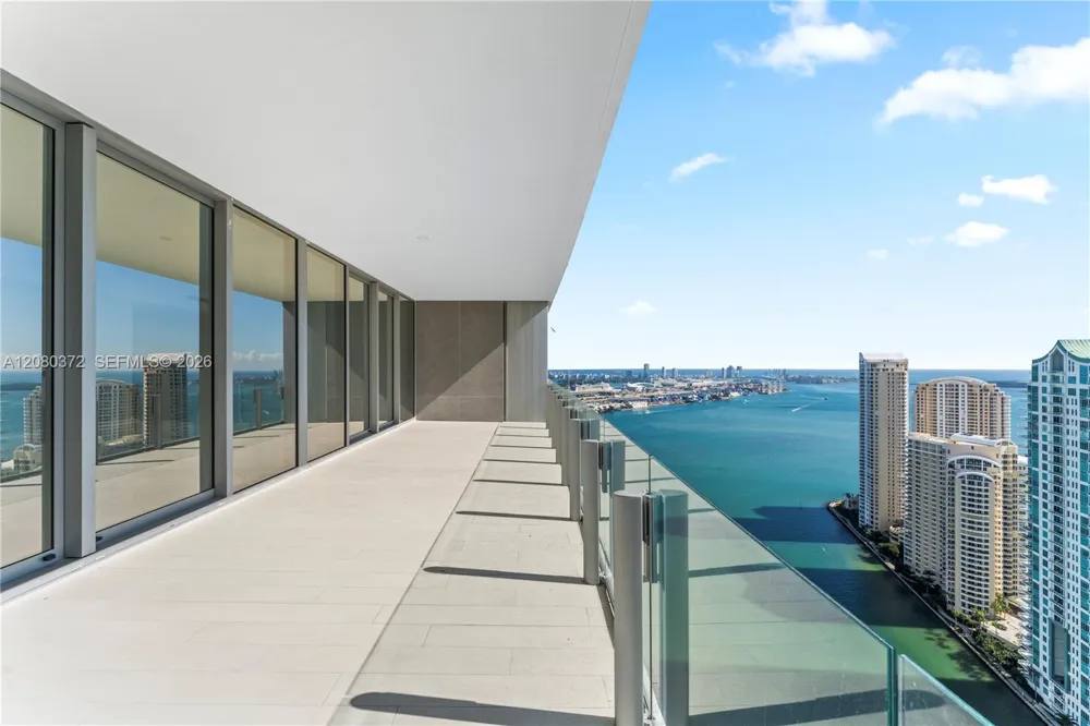 300 Biscayne Blvd Way #4102 Miami, FL 33131