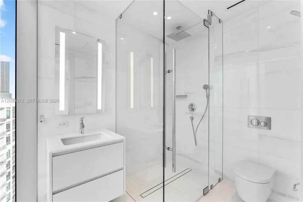 300 Biscayne Blvd Way #4102 Miami, FL 33131